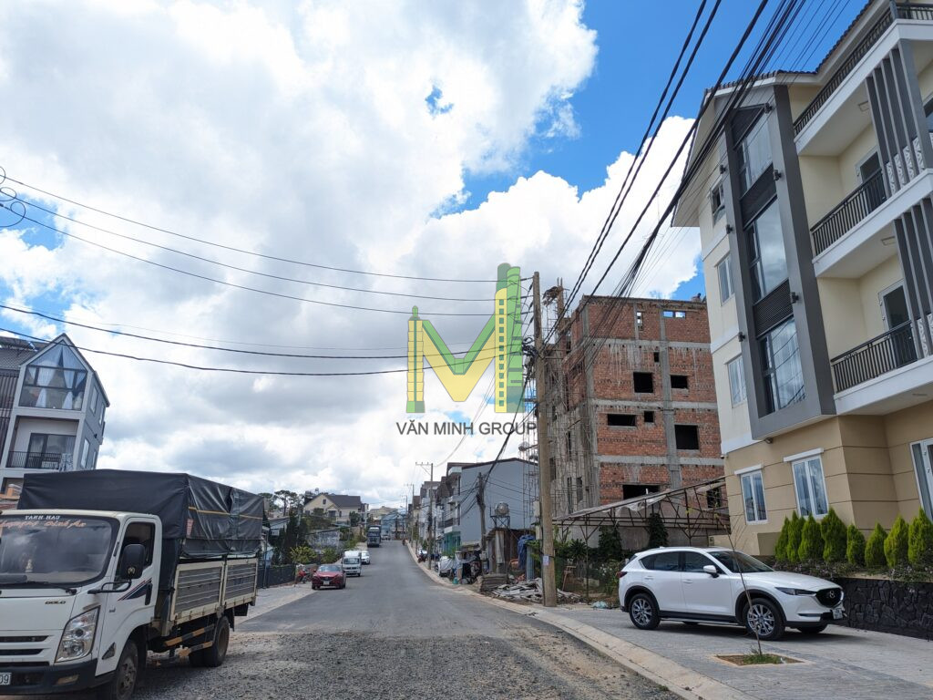 Bán đất gần 600m2 mặt tiền Lữ Gia, Đà Lạt, siêu view nhìn thành phố - Ảnh 1