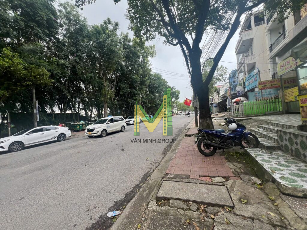 CẦN BÁN NHÀ MẶT TIỀN ĐƯỜNG PHÙ ĐỔNG THIÊN VƯƠNG – TRUNG TÂM ĐÀ LẠT