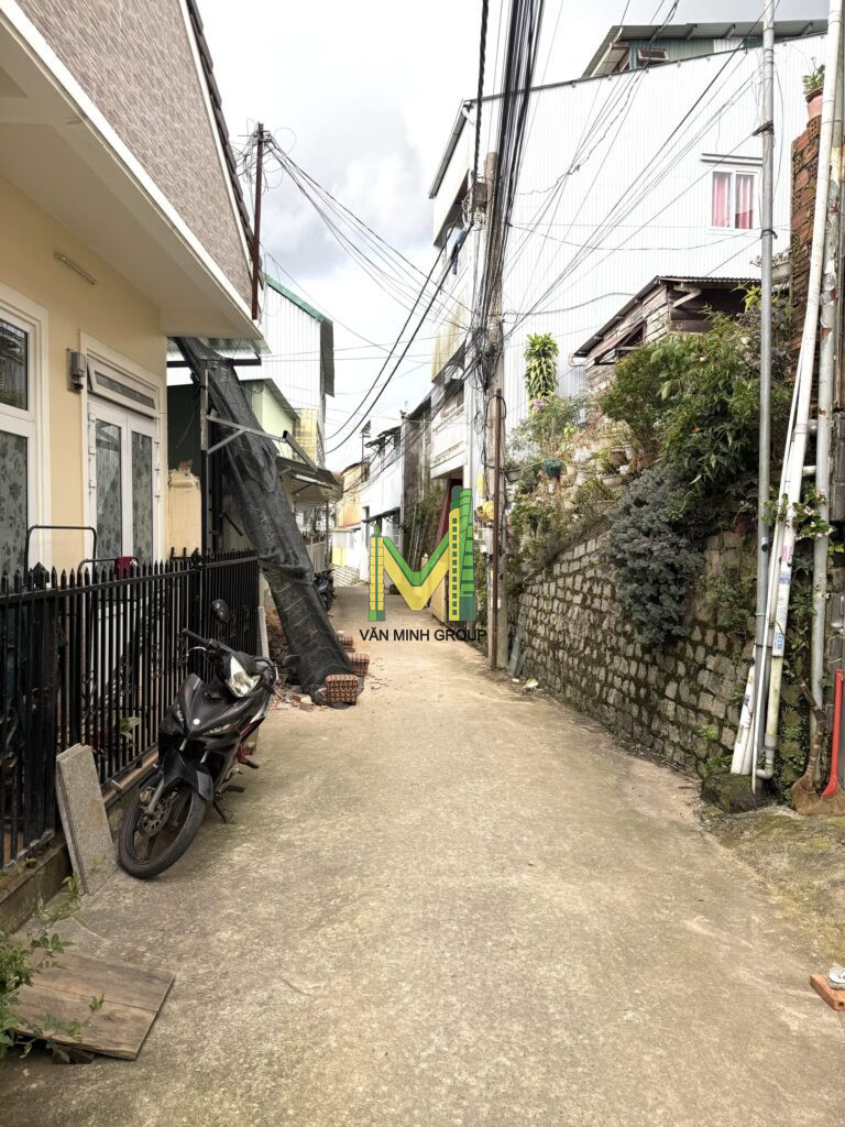 BÁN ĐẤT TẶNG NHÀ KHO – HẺM ĐƯỜNG NGÔ THÌ NHẬM,PHƯỜNG XUÂN HƯƠNG- ĐÀ LẠT