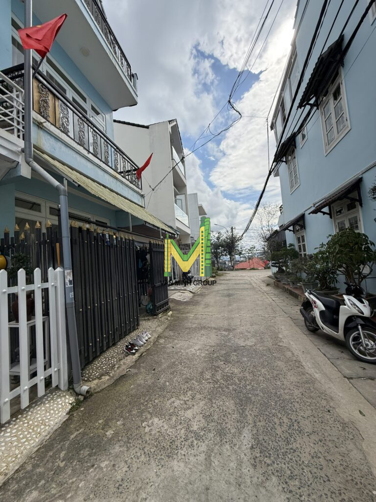 CẦN BÁN NHÀ ĐƯỜNG TRẦN QUANG DIỆU- PHƯỜNG XUÂN HƯƠNG – ĐƯỜNG Ô TÔ, ĐÀ LẠT - Ảnh 1