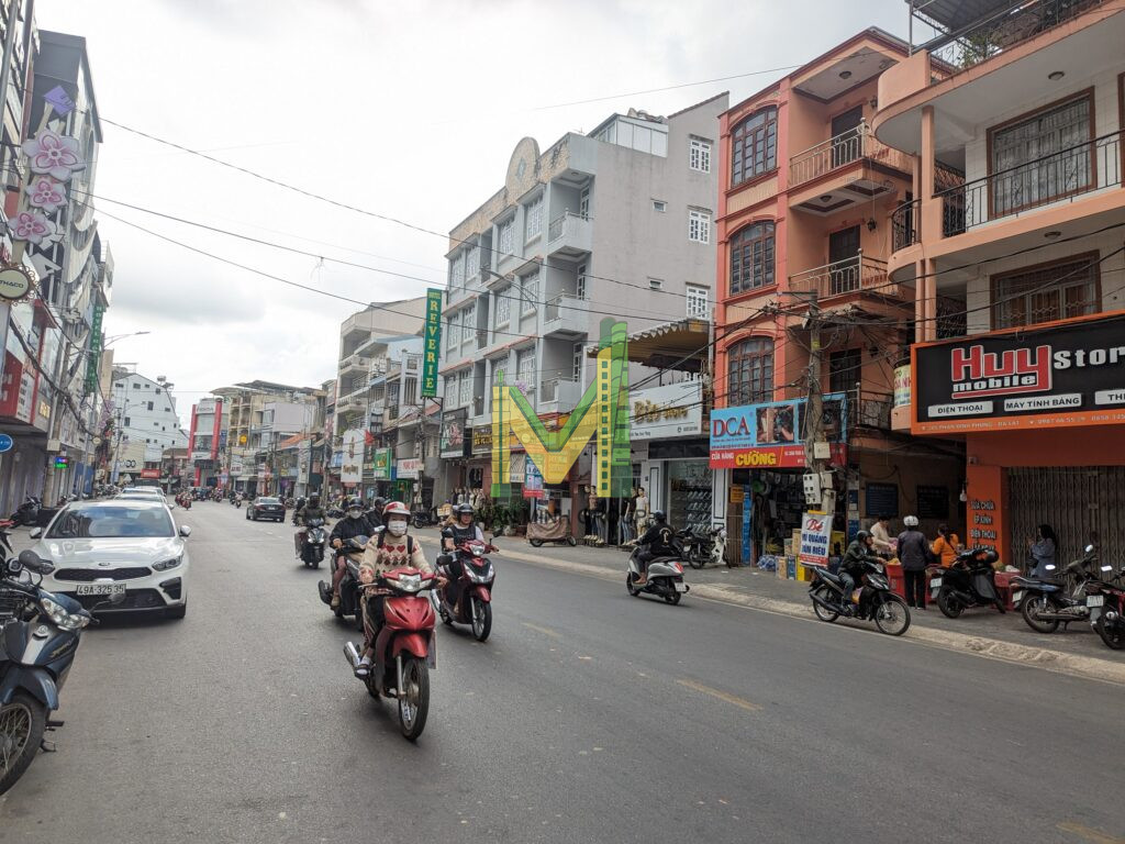 Bán gấp nhà 2 mặt tiền Phan Đình Phùng ngay trung tâm Đà Lạt, mặt tiền nhà rộng 8.2m thuận tiện KD - Ảnh 1