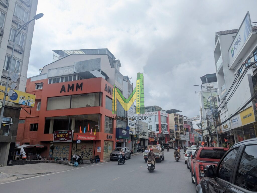 Bán gấp nhà 2 mặt tiền Phan Đình Phùng ngay trung tâm Đà Lạt, mặt tiền nhà rộng 8.2m thuận tiện KD