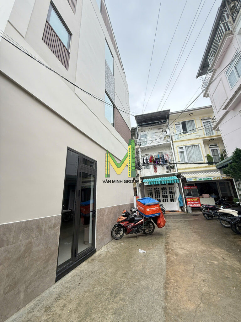 BÁN NHÀ 3 TẦNG MỚI XÂY NGAY TRUNG TÂM PHƯỜNG XUÂN HƯƠNG ĐÀ LẠT CHỈ 7,5 TỶ - Ảnh 1