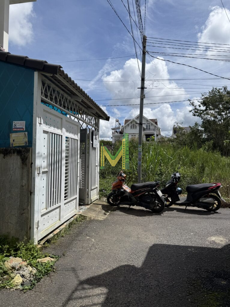 Cần Bán Nhà Phân Quyền Đẹp Ở Đường Phan Chu Trinh , Đường Ô Tô – Phường Lâm Viên- Đà Lạt - Ảnh 2