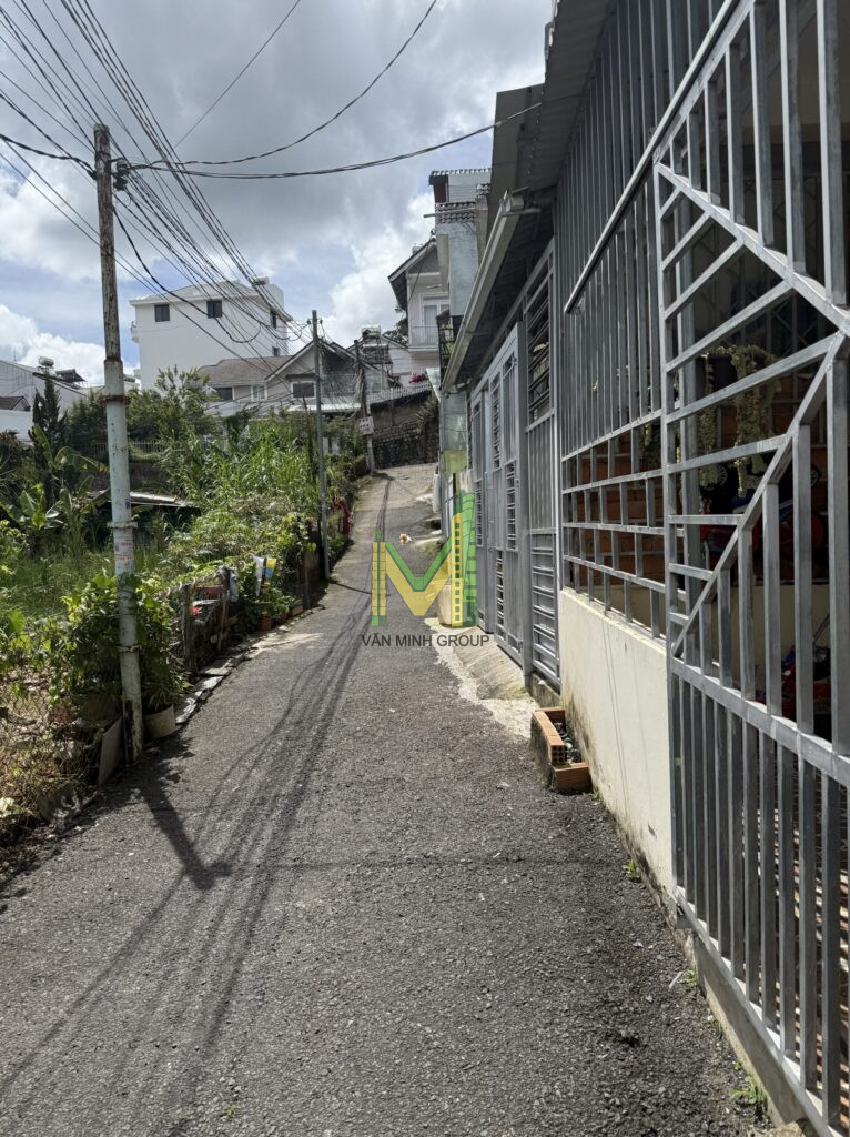 Cần Bán Nhà Phân Quyền Đẹp Ở Đường Phan Chu Trinh , Đường Ô Tô – Phường Lâm Viên- Đà Lạt - Ảnh 3